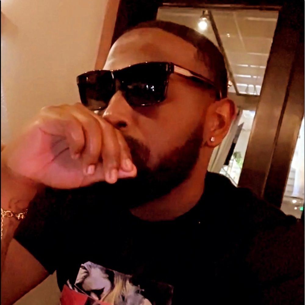 Meet your Posher, Dontez